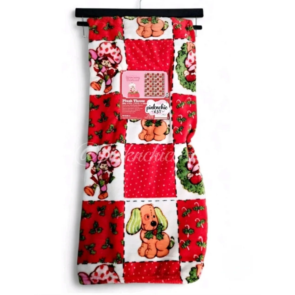 Strawberry Shortcake Plush Christmas Blanket Holly & Dog Custard Vintage Style